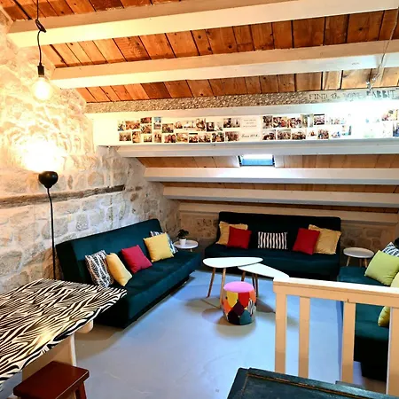 Hostel White Rabbit Hvar Town
